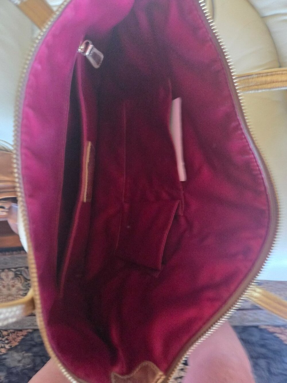 Handbag - Picture 3 of 4